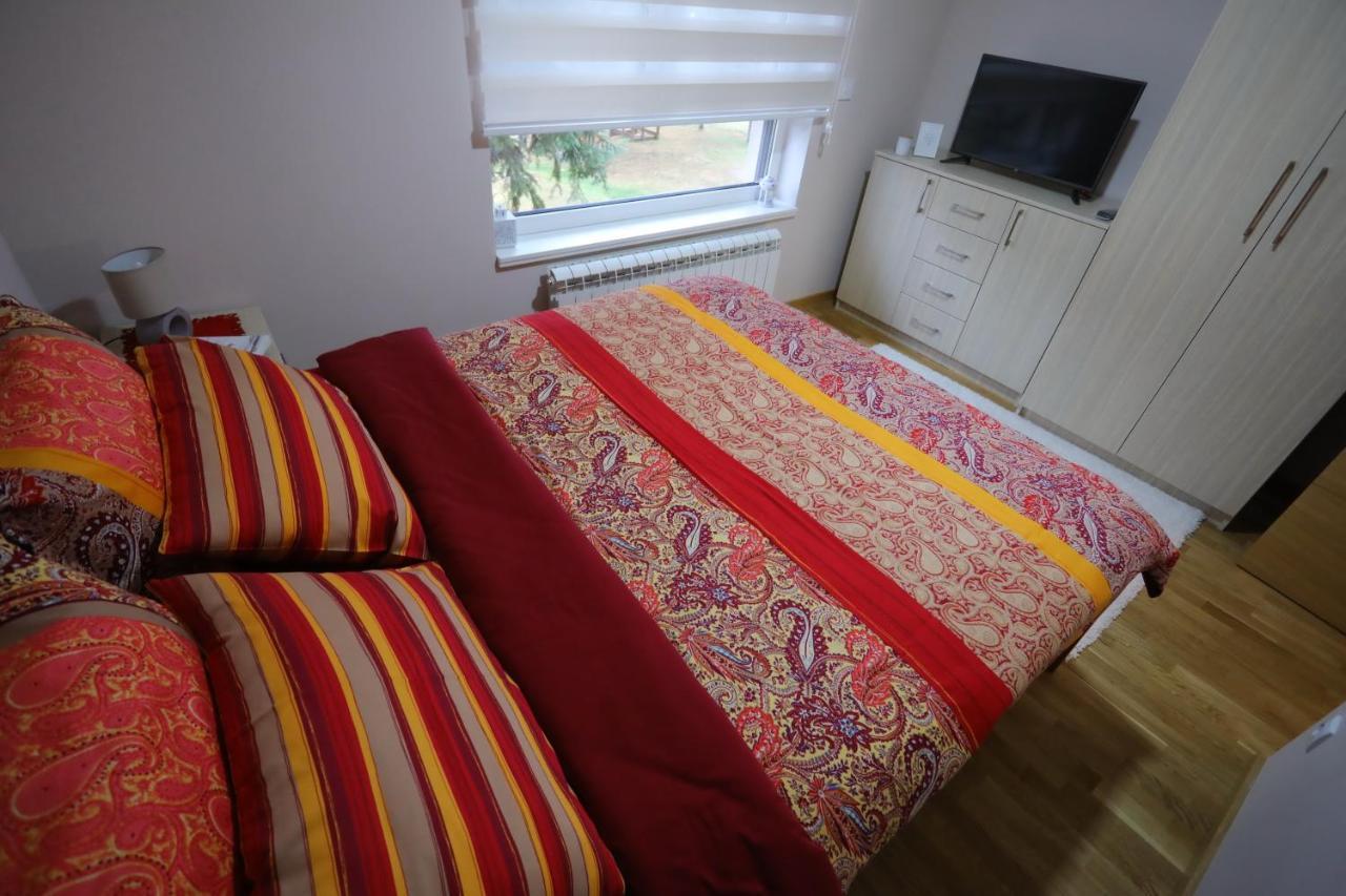 Mipet Apartmani ズラティボール エクステリア 写真